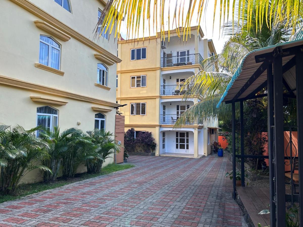 Paradise Hill غراند بايَ المظهر الخارجي الصورة